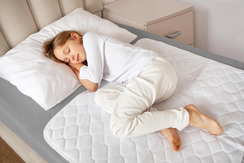 Lynmark Potty training bed pads for waterproof protection (1 pack) | bed protector is Best for potty training and bed wetting toddlers & children. Absolute Lifesaver for your mattress & sheets | kids - Image 1
