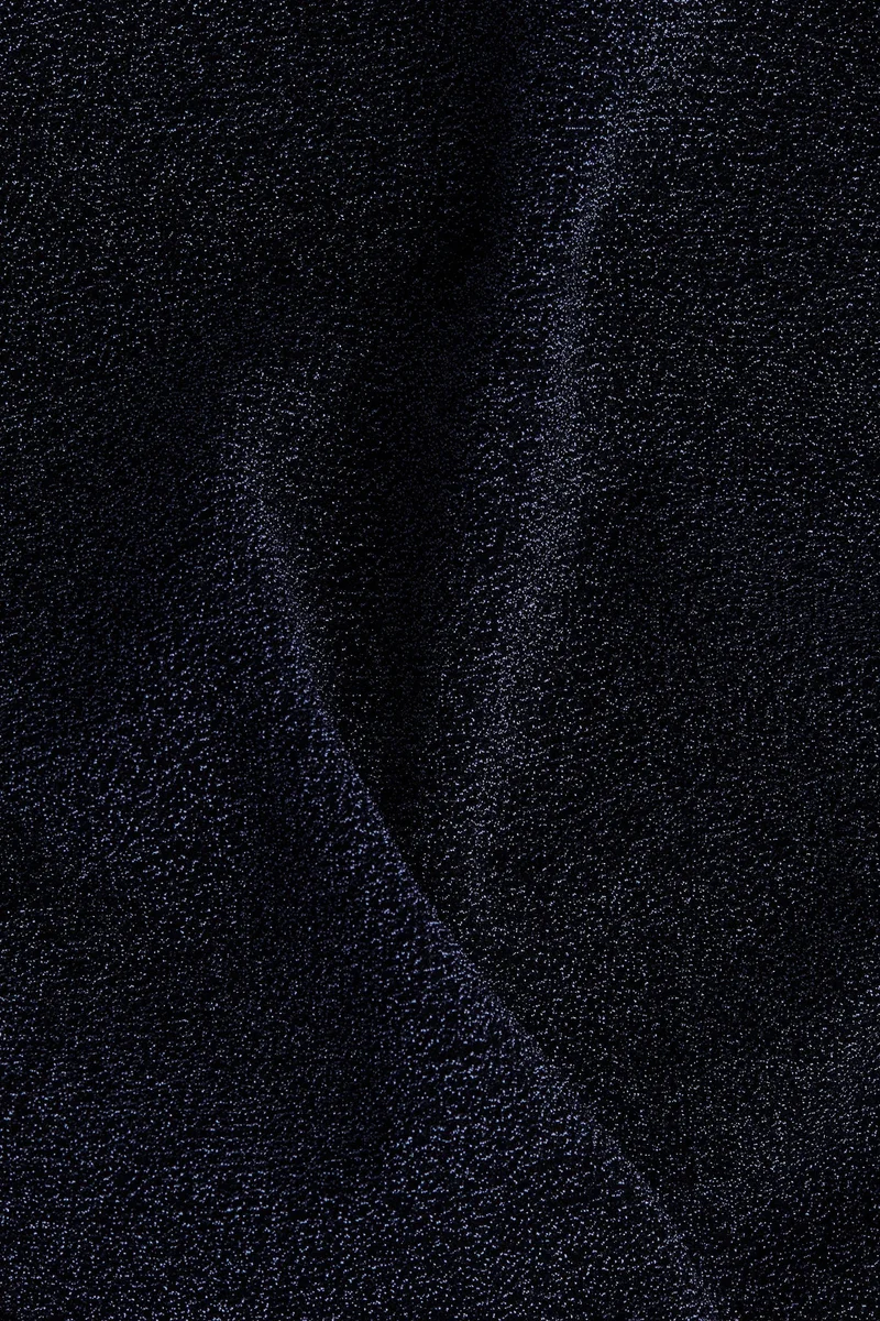 اتش اند ام فستان بأكمام مكشوفة