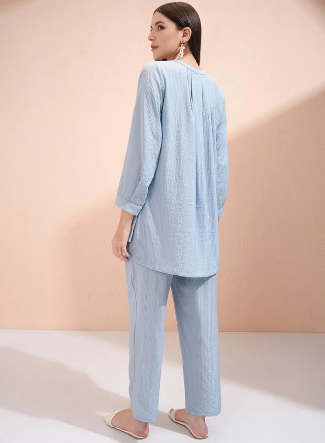 فيشود Vishudh Textured Round Neck Longline Tunic and Mid Rise Pants Co-Ords