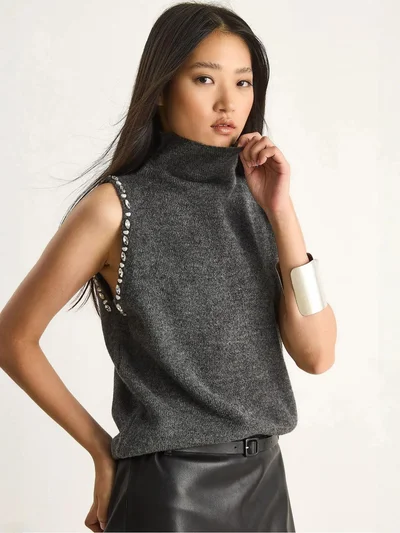 Bianco Lucci LUCCI Turtleneck Blouse with Pearl Detail