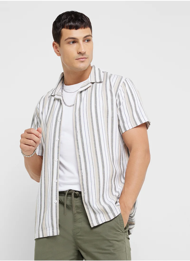 ريبلز مع نمشي MEN'S OVERSIZED SHIRT