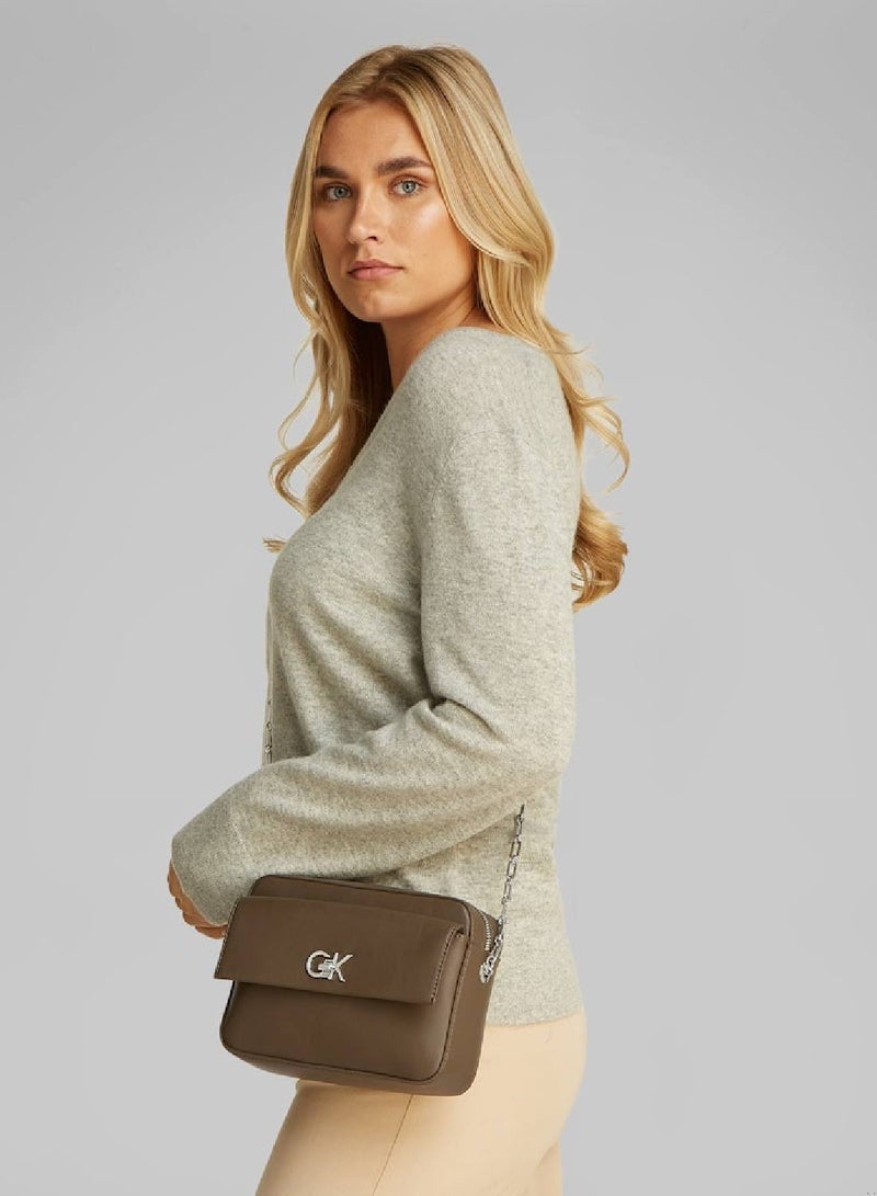 كالفن كلاين حقيبة كاميرا كروس - Image 2