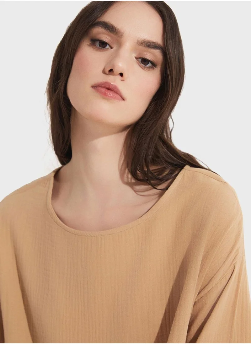 JUNE Crew Neck T-Shirt