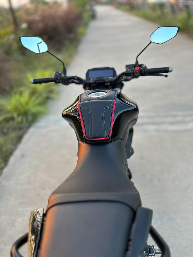 MOXZILLA Leather MT15 Sporty Tank Bag / MT15 Tank Cover Suitable for All Models (Red) - Image 3