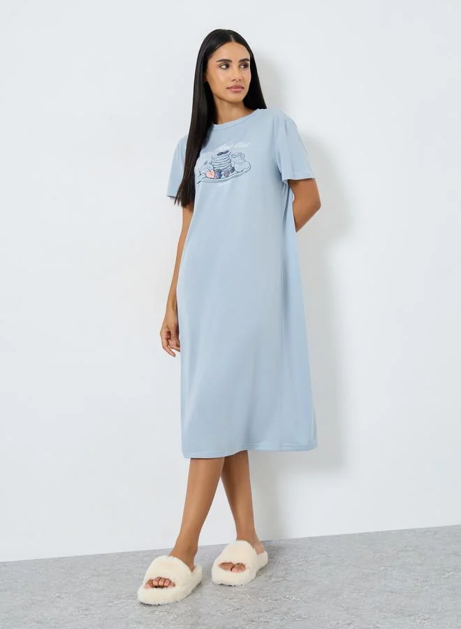 ستايلي فستان تيشيرت نوم بطبعة جرافيك