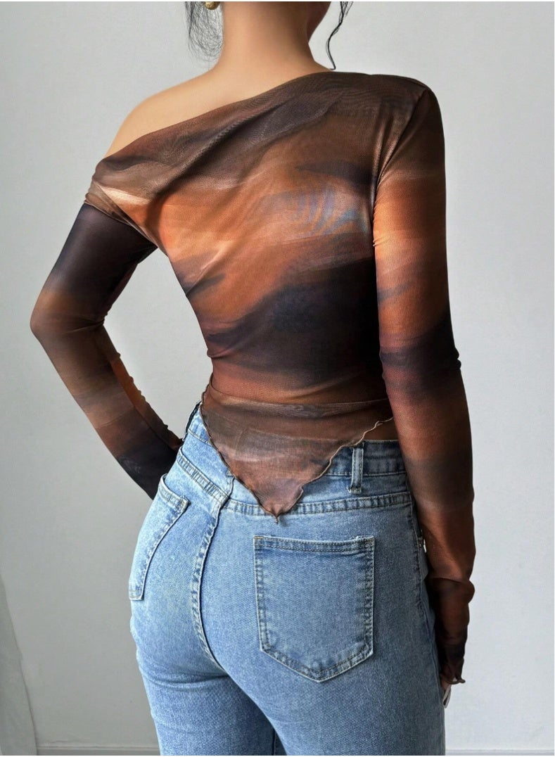 شي إن تي شيرت نسائي من بأكمام طويلة ورقبة غير متماثلة وطباعة ربطة عنق مصبوغة - Image 5