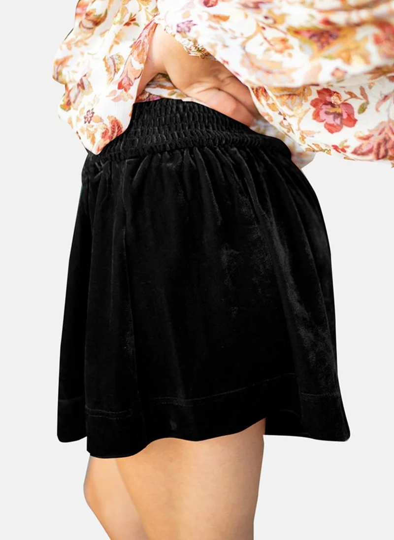 YUNIQEE Black Plain Casual Shorts