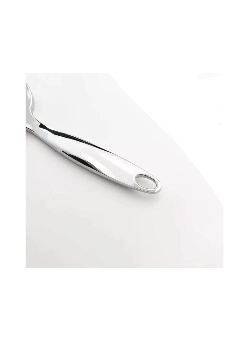This practical potato peeler is made from high-quality stainless steel, designed to peel vegetables and fruits quickly and efficiently. The sharp blade removes skin smoothly while reducing food waste. - Image 3