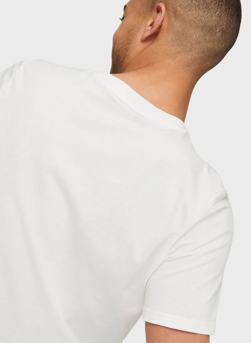 PUMA Classics Logo T-Shirt