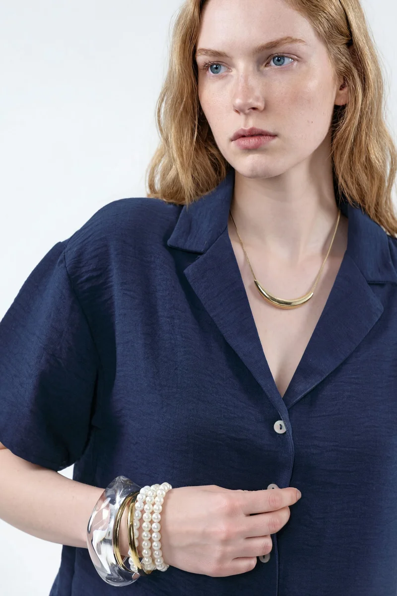 بوسيم BUSEM Textured Crop Shirt with Button Closure