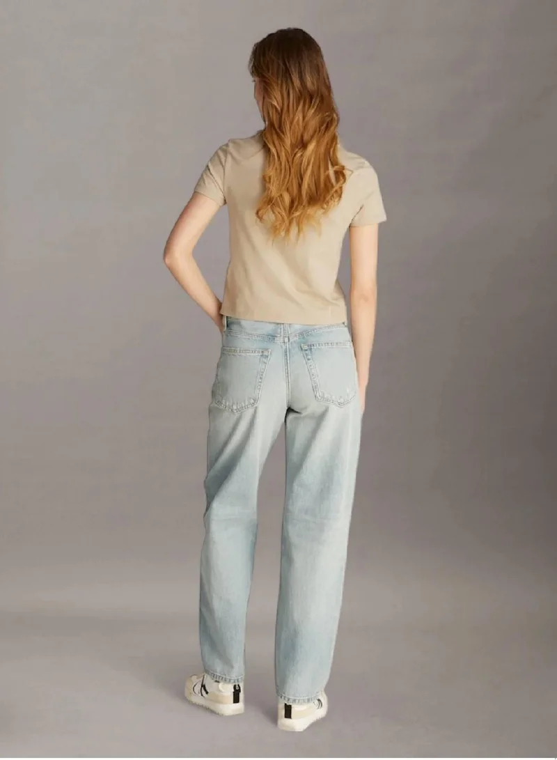 كالفن كلاين جينز تيشرت من القطن مزين بشارة