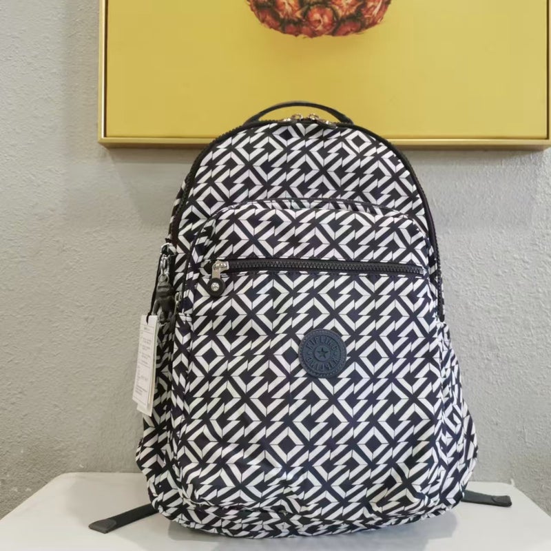 Waterproof Nylon Travel Tote Bag with Large Capacity 36-55L and Laptop Compartment - Image 4
