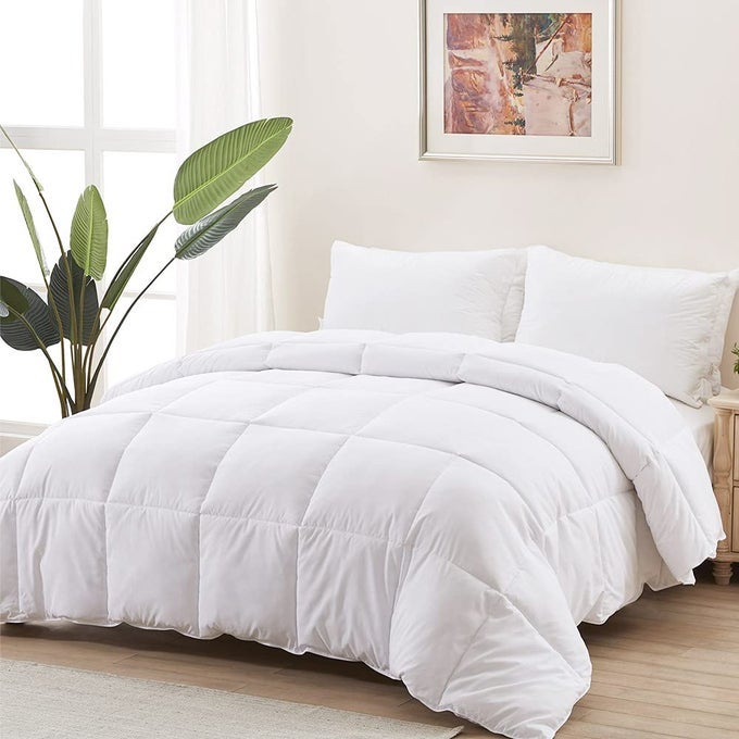 DUVET INSERT KING COMFORTER FLUFFY DOWN ALTERNATIVE FILL HOTEL COLLECTION COMFORTER FOR KING BEDLIGHTWEIGHT SOFT ALL SEASON DUVET INSERT WITH CORNER TABS MACHINE WASHABLEWHITE104X90
