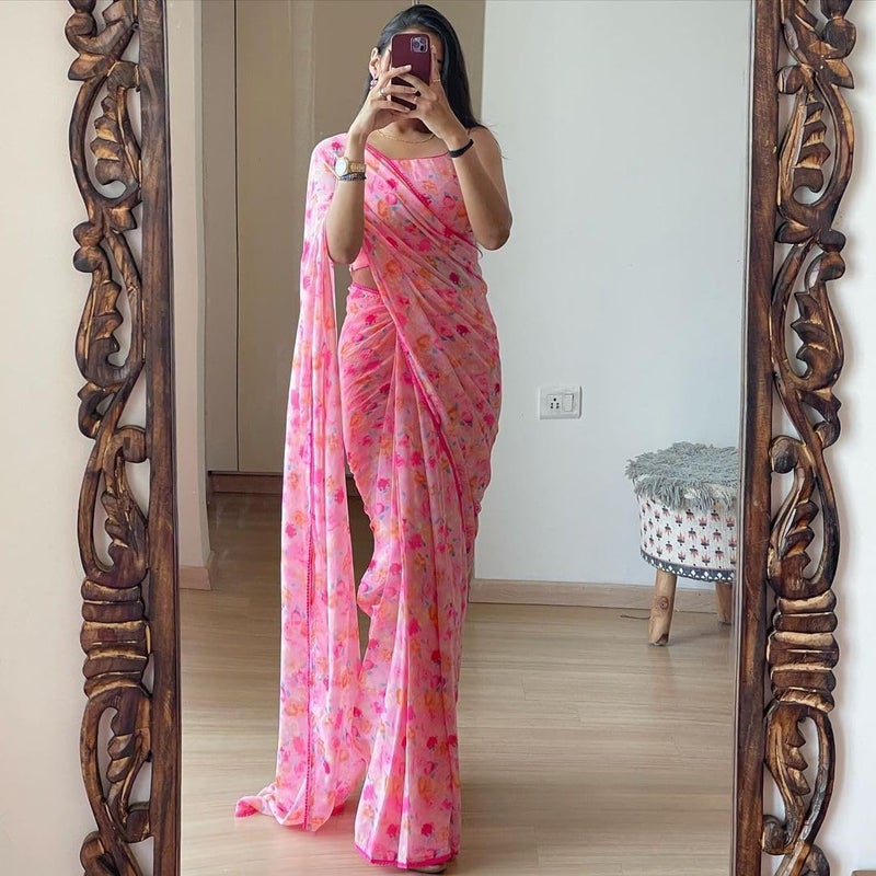 Sidhidata ساري سيدي داتا النسائي من جورجيت مزخرف بأزهار جاهز للارتداء مع قطعة بلوزة غير مخيطة - وردي - Image 2