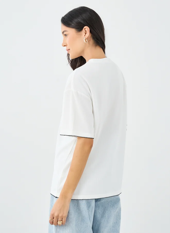 Styli Styli White Contrast Hem Textured Oversized T-Shirt