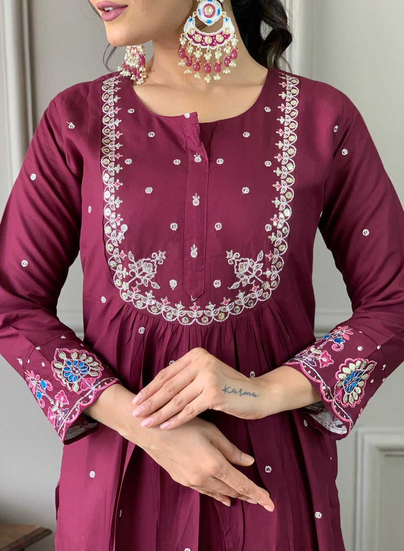 Women Viscose Chanderi aubergine Kurta with pant and heavy embroidery dupatta set  - Image 3