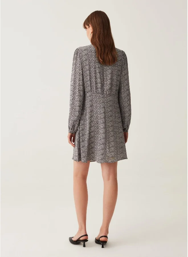 او في اس Short dress with herringbone print
