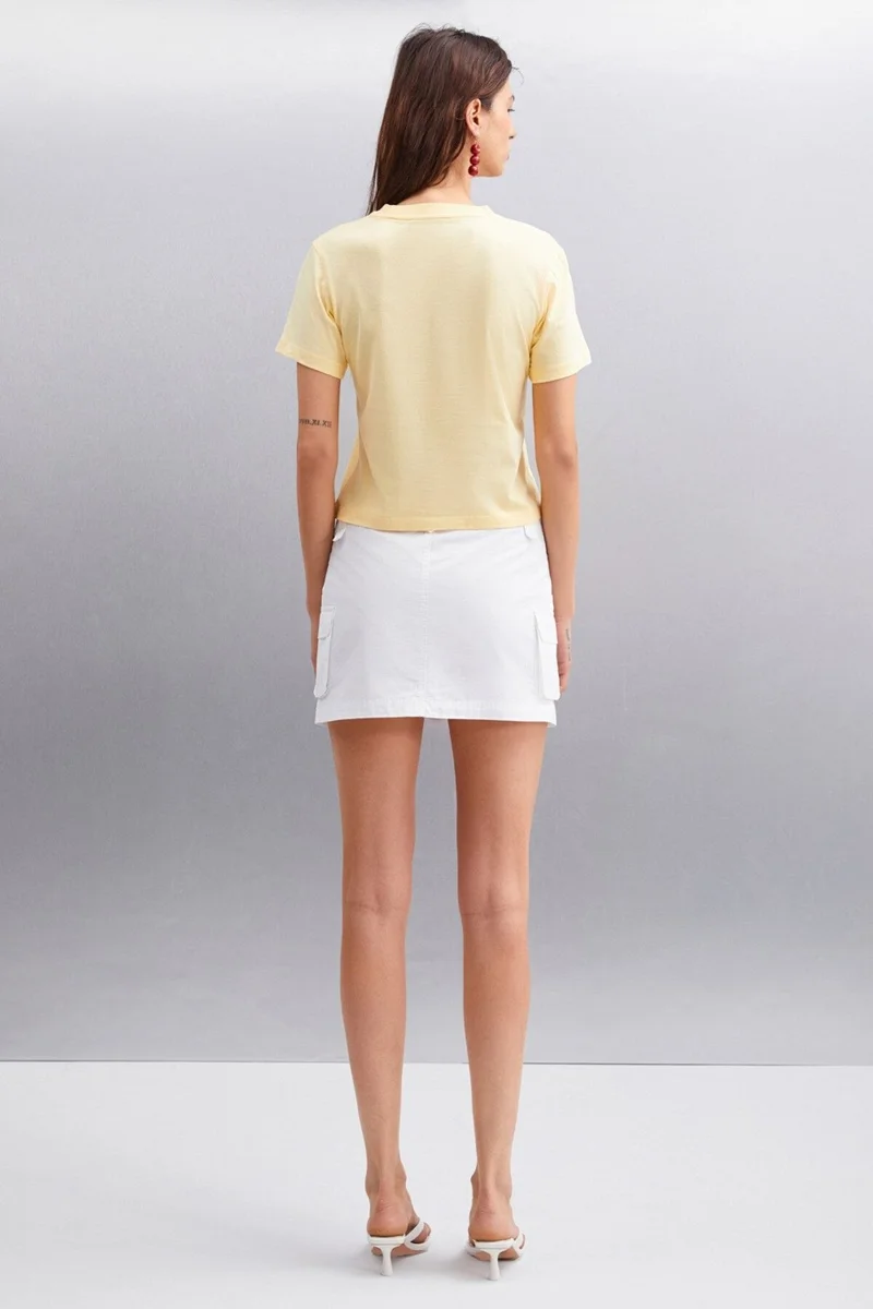 جريميلانج Ivonne Women's Cocktail Print Patterned Short Sleeve Organic Cotton Crew Neck Crop Yellow T-shirt