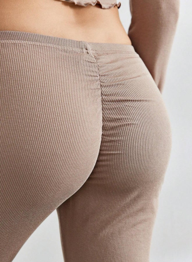 تايك تو طقم منسق من بنطال وبلوزة قصيرة بحواف خس لون بيج - Image 4