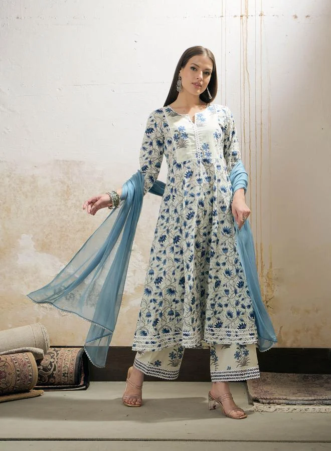 SASSAFRAS SASSAFRAS Off White Floral Anarkali Kurta with Pencil Pants and Dupatta Set