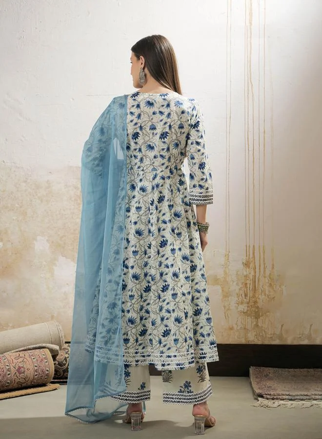 SASSAFRAS SASSAFRAS Off White Floral Anarkali Kurta with Pencil Pants and Dupatta Set
