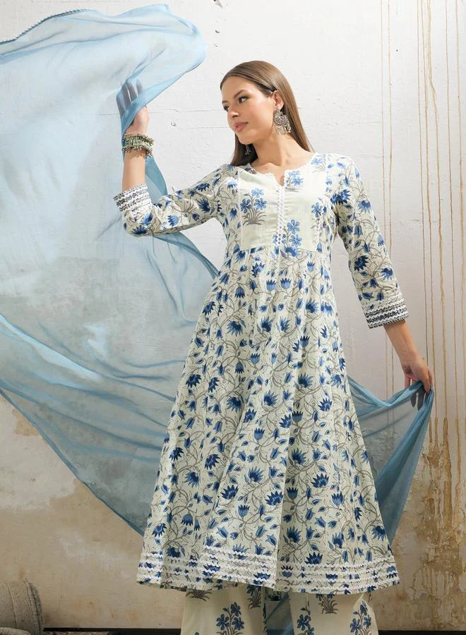 SASSAFRAS SASSAFRAS Off White Floral Anarkali Kurta with Pencil Pants and Dupatta Set