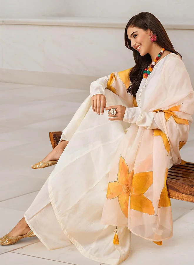 Women'S Off White 100% Cotton Solid Pattern Anarkali Kurta Set