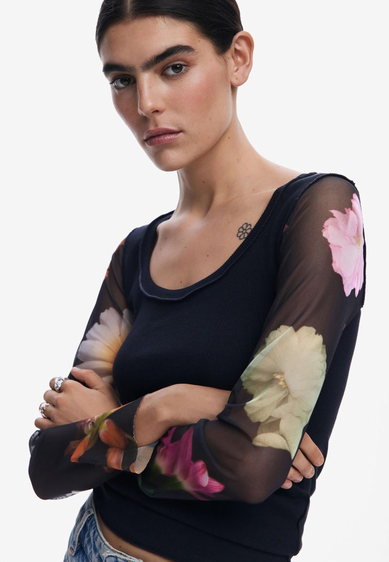 Desigual Women's T-Shirt with Printed Sleeves Black - Image 5