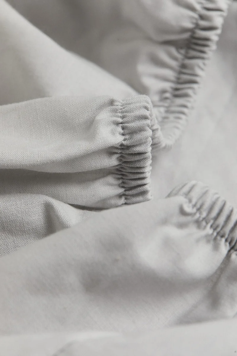 H&M Fitted cotton sheet
