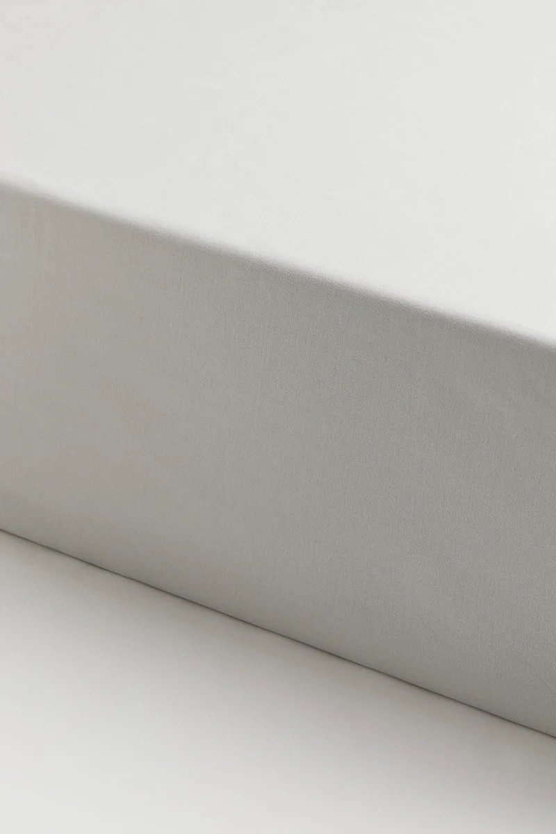 H&M Fitted cotton sheet