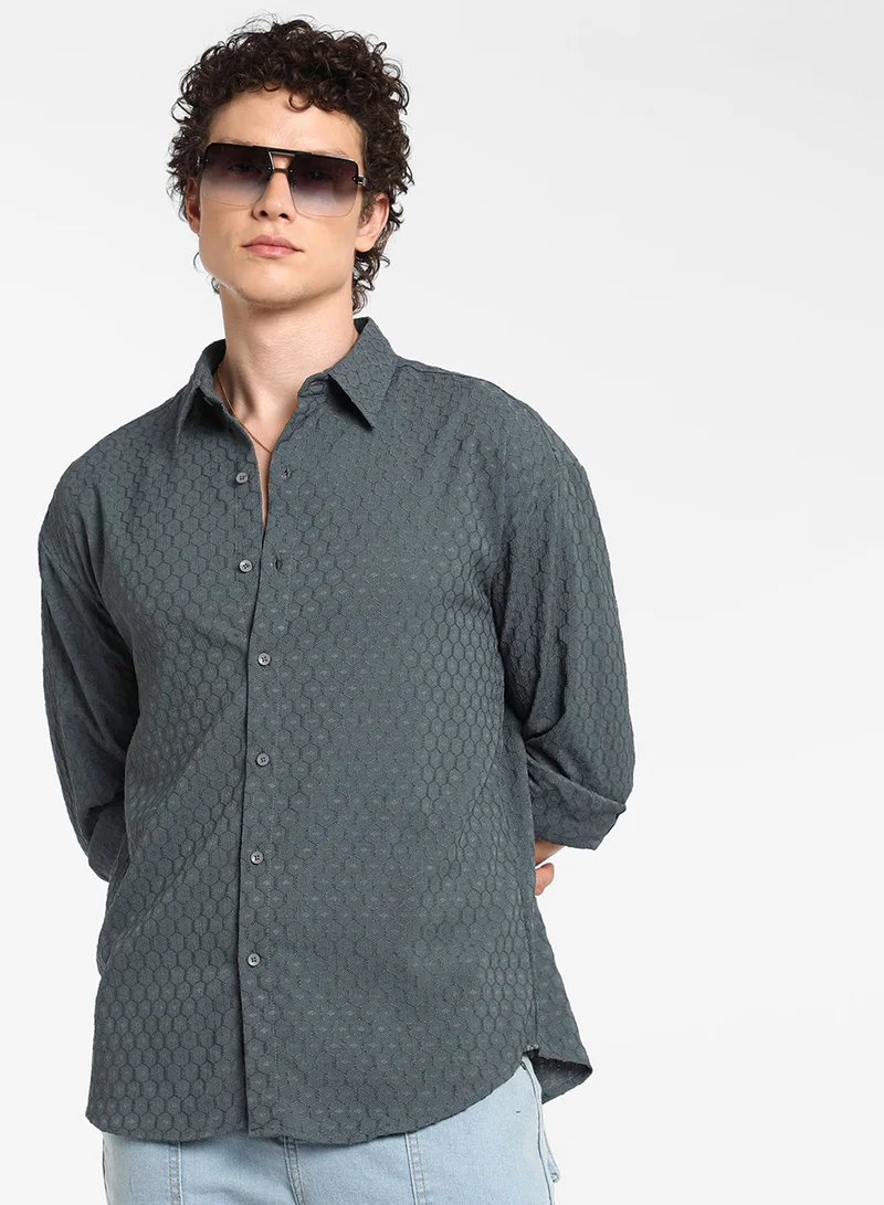 Campus Sutra Men's Charcoal Grey Honeycomb-Textured Oversized Shirt For Casual Wear | Spread Collar | Long Sleeve | Button Closure | Oversized Shirt Crafted With Comfort Fit For Everyday Wear