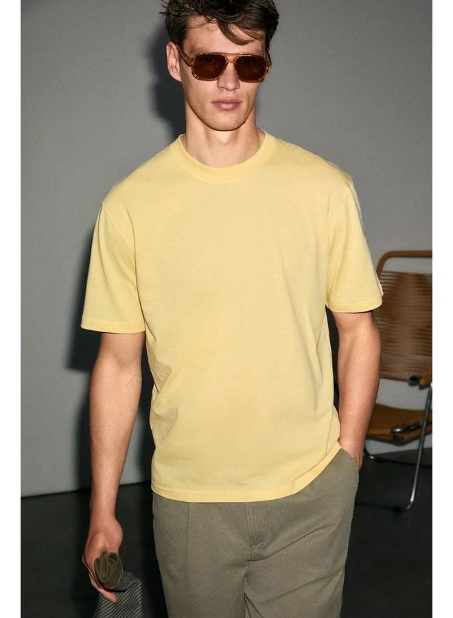 Grimelange Solo Men's 100% Organic Cotton Thick-Textured Comfort Fit Crew Neck Yellow T-Shirt.