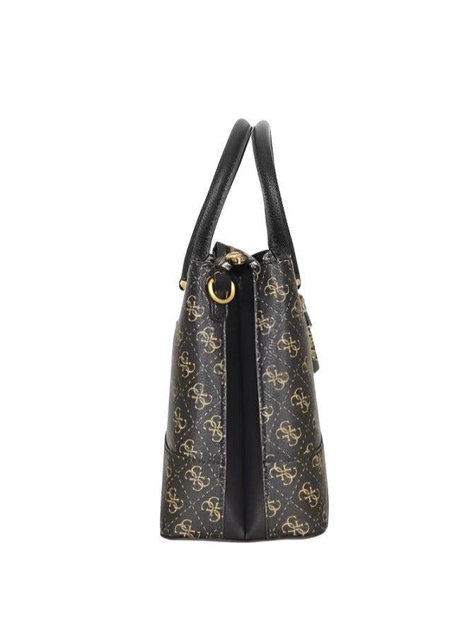 جس حقيبة GUESS الكلاسيكية المزخرفة بشعار GUESS  - Image 4