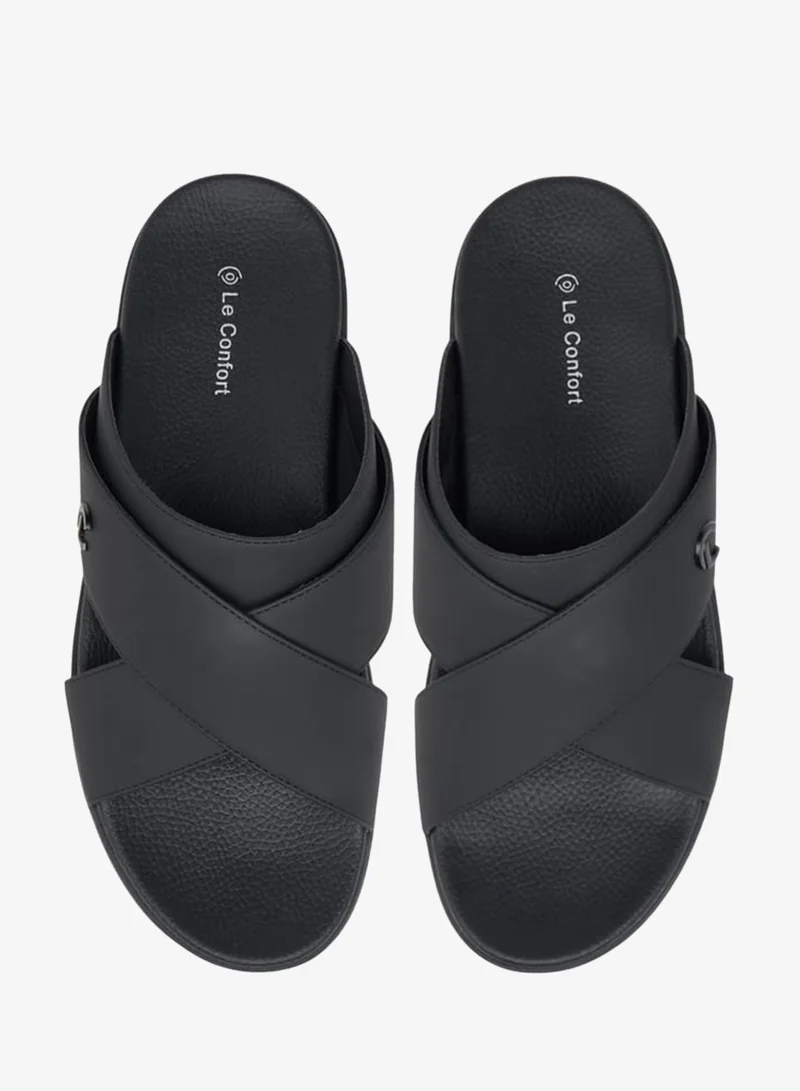 لو كونفورت صنادل رجالية سهلة الارتداء بحزام متقاطع