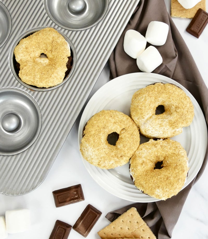 USA Pan Bakeware Aluminized Steel Donut Pan, 6-Well - Image 5