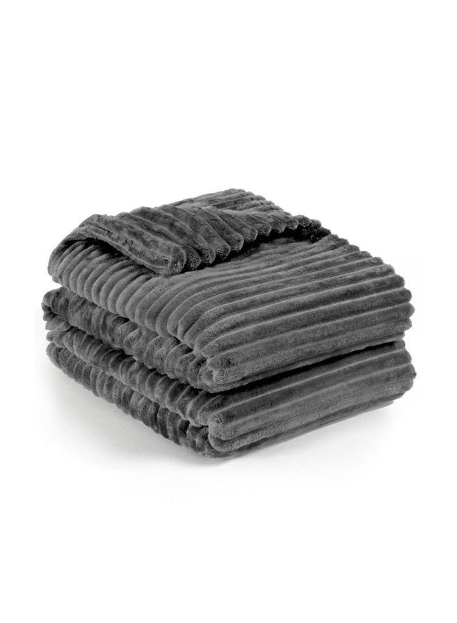 Hotel Linen Klub بطانية ميكروفليس فائقة النعومة مفردة (150x200 سم) – بطانية خفيفة الوزن 300GSM بنمط خطوط، دافئة وقابلة للتنفس للاستخدام على مدار السنة، رمادي - Image 2