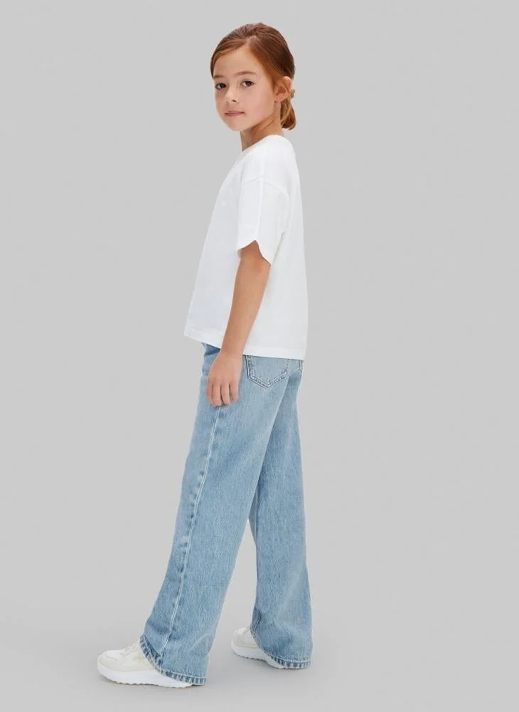 كالفن كلاين جينز تيشيرت قطن برقبة دائرية بشعار للأطفال