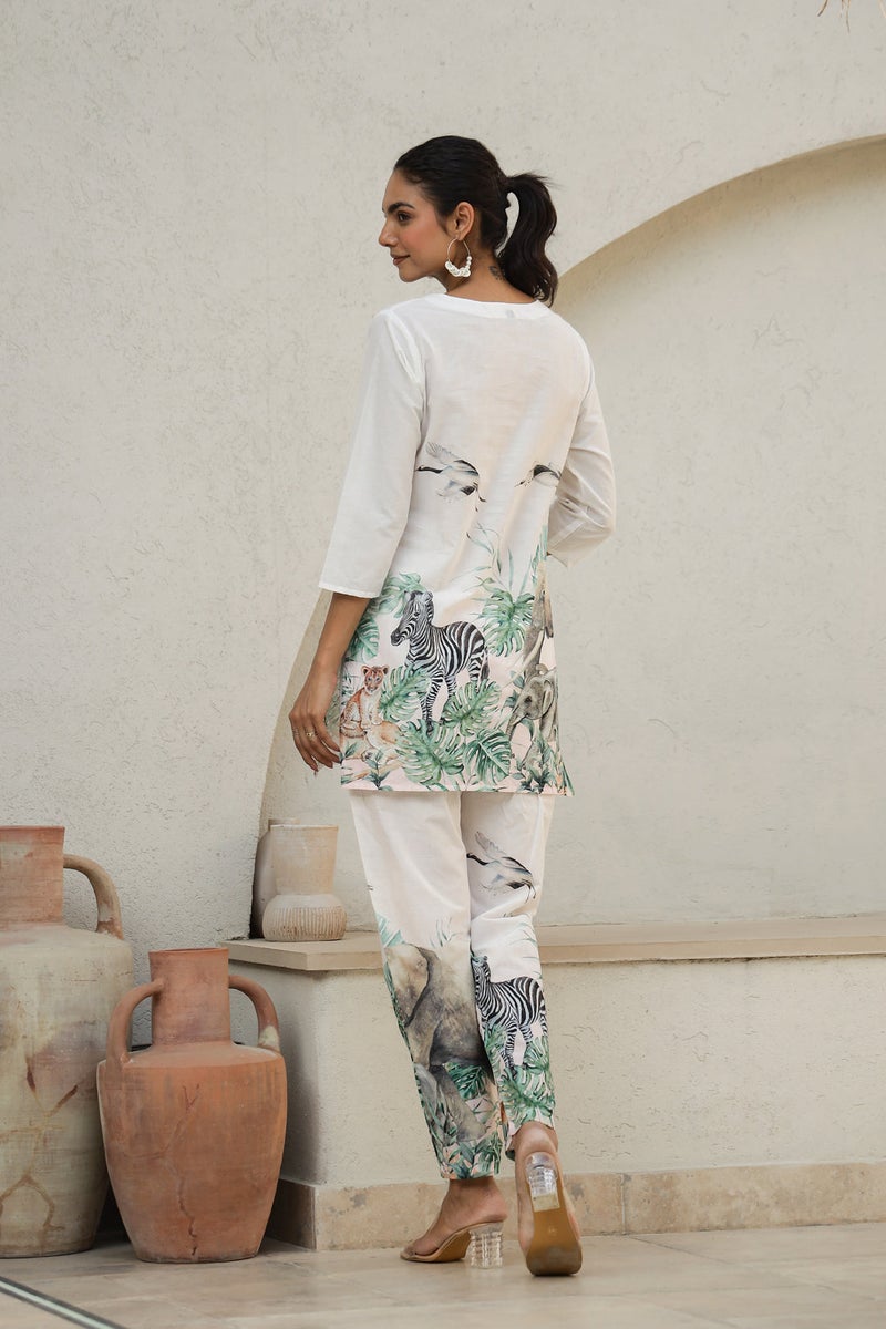 Label Flavia طقم أبيض مع طباعة حيوانات للنساء - Image 3