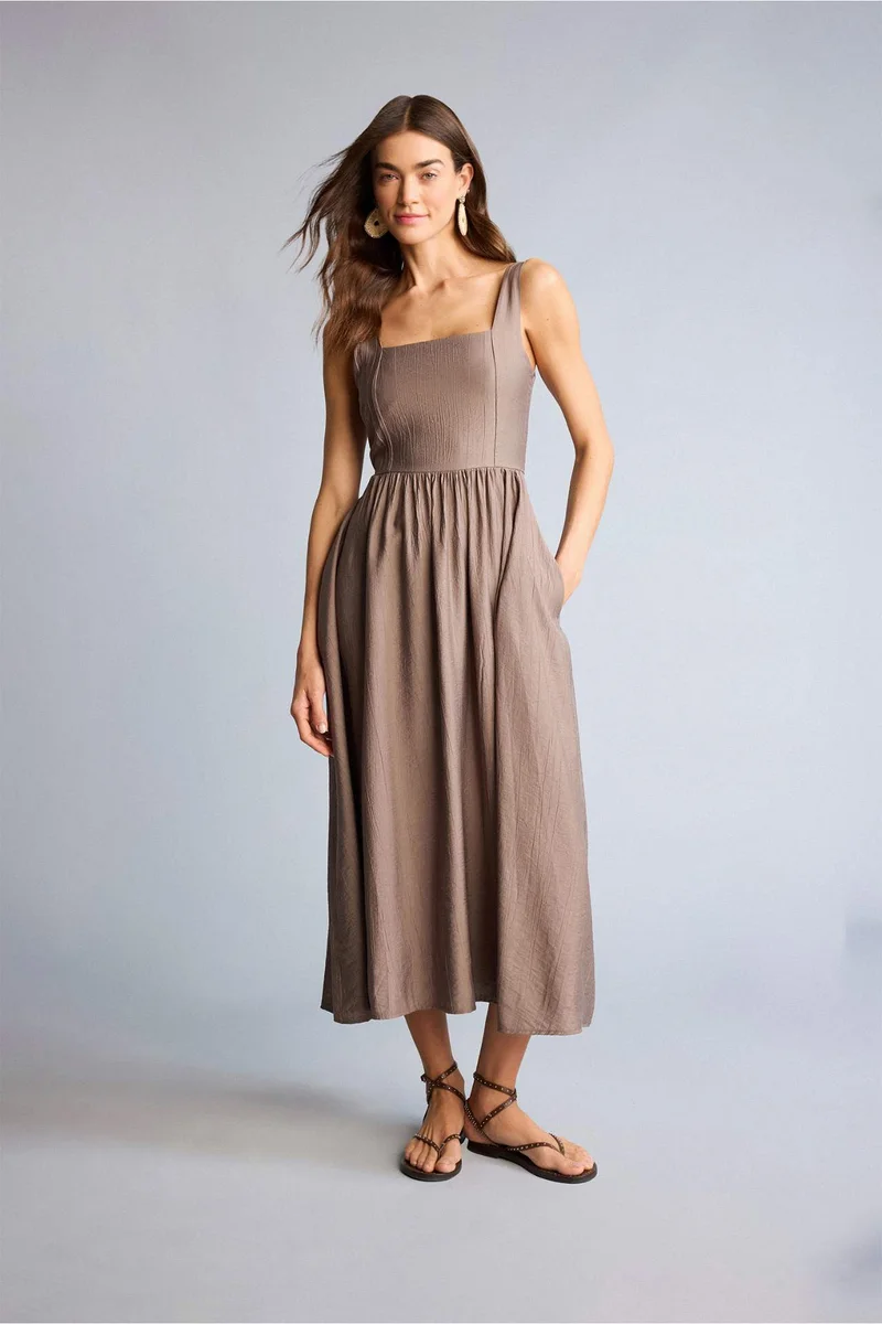 ديفاكتو Square Collar Midi Dress