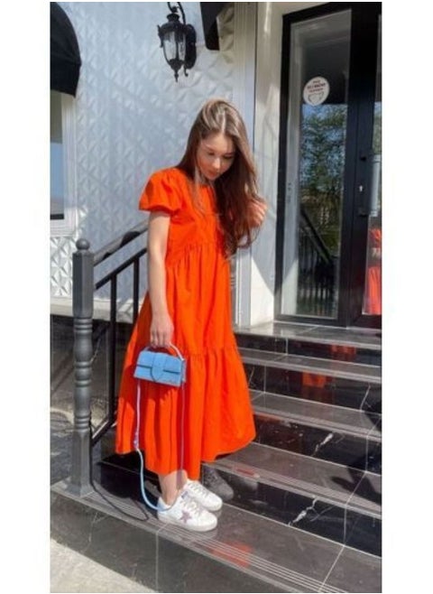 Women's dress, distinctive color and model, one of the latest trends of 2024