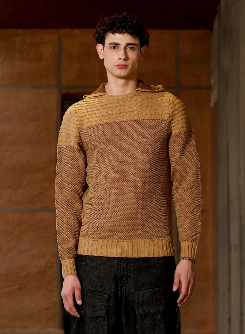 كامبوس سوترا Campus Sutra Men's Ash Brown Hive-Jacquard Knit Hooded Sweater | Hooded Neck , Ribbed Cuff Sleeves , Pull On Closure , Ribbed-Straight Hem | Solid Jacquard For Casual & Daily Wear