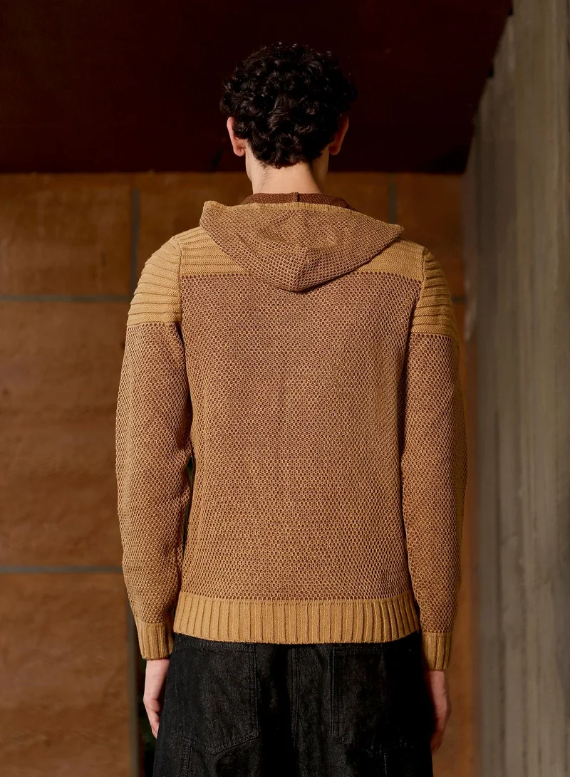Campus Sutra Campus Sutra Men's Ash Brown Hive-Jacquard Knit Hooded Sweater | Hooded Neck , Ribbed Cuff Sleeves , Pull On Closure , Ribbed-Straight Hem | Solid Jacquard For Casual & Daily Wear
