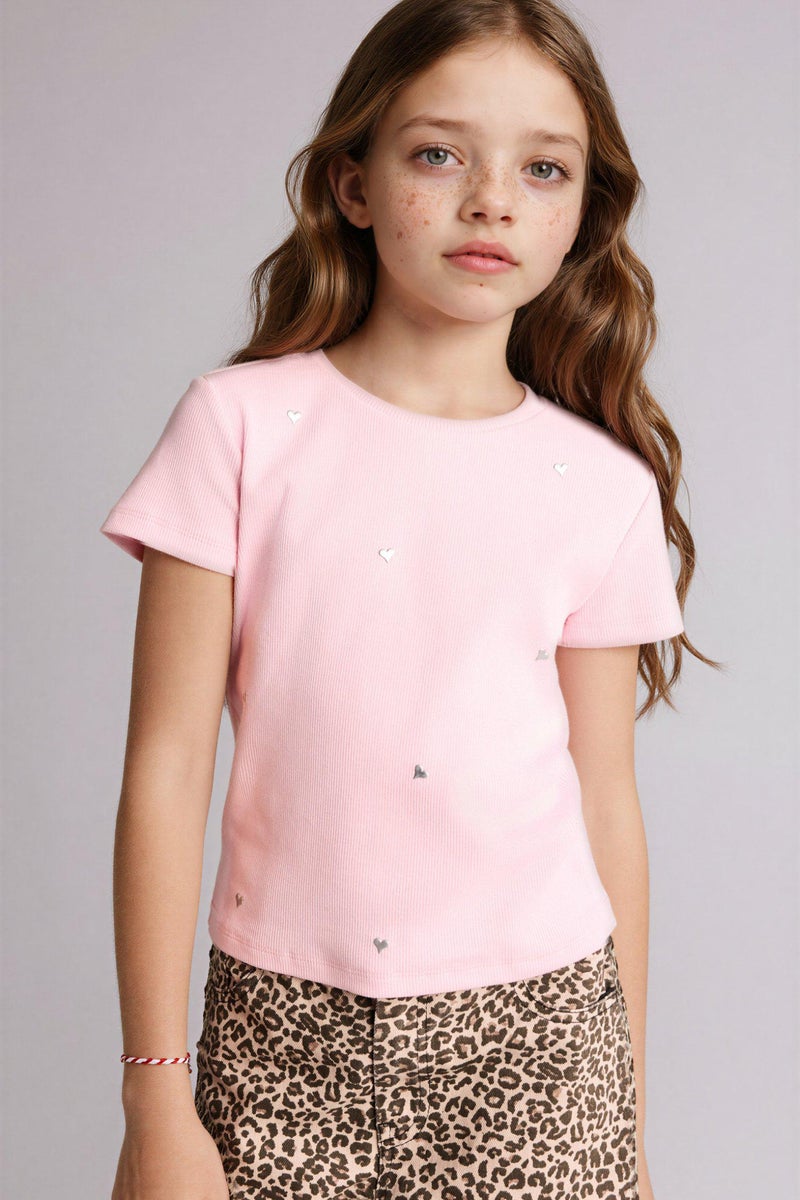ديفاكتو تيشيرت بناتي نص كم مضلع قصة عادية بطبعة قلب - Image 3