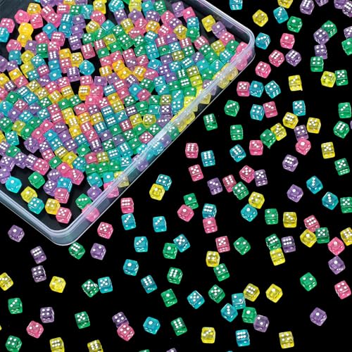 Poen 500 Pieces Mini Dice with Portable Plastic Box Casino Game 6 Sided Small Dice 5mm Bulk Tiny Colored for Casino Night Parties Board Games Early Elementary Math Learning Clear Multicolored - Image 1