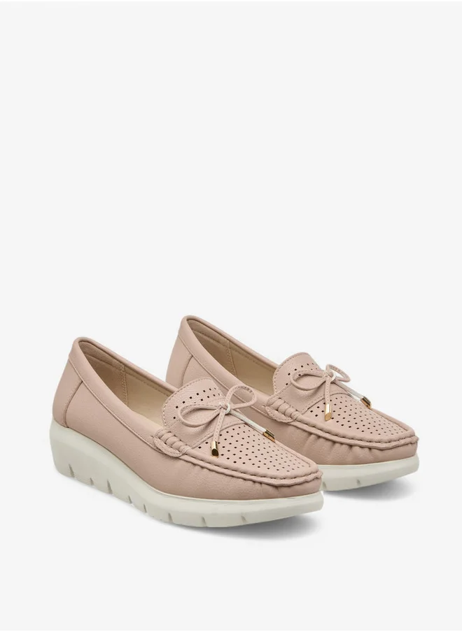 لو كونفورت Bow Accent Slip-On Moccasins with Wedge Heels