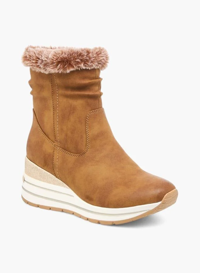 سيليست بوت نسائي بكعب ويدج بسحاب وتفاصيل قطيفة