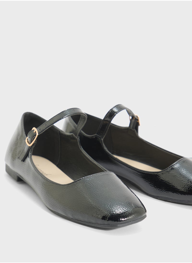 Savannah Collection Classic Mary Jane Ballerina Flat  - Image 4