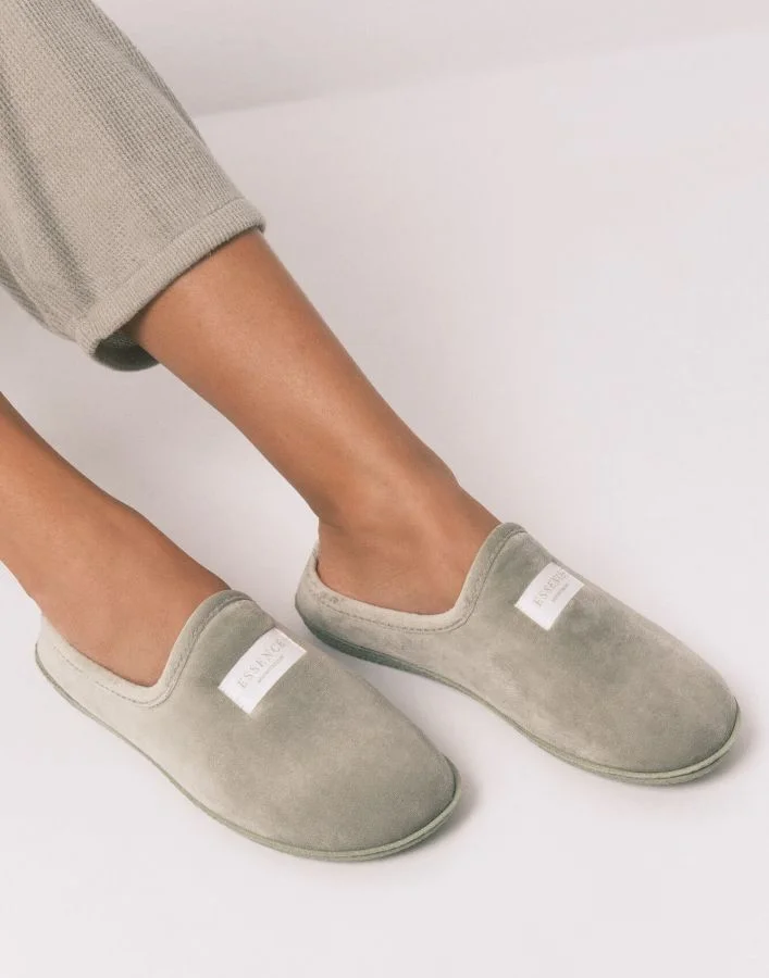 women'secret Green Velour Slippers
