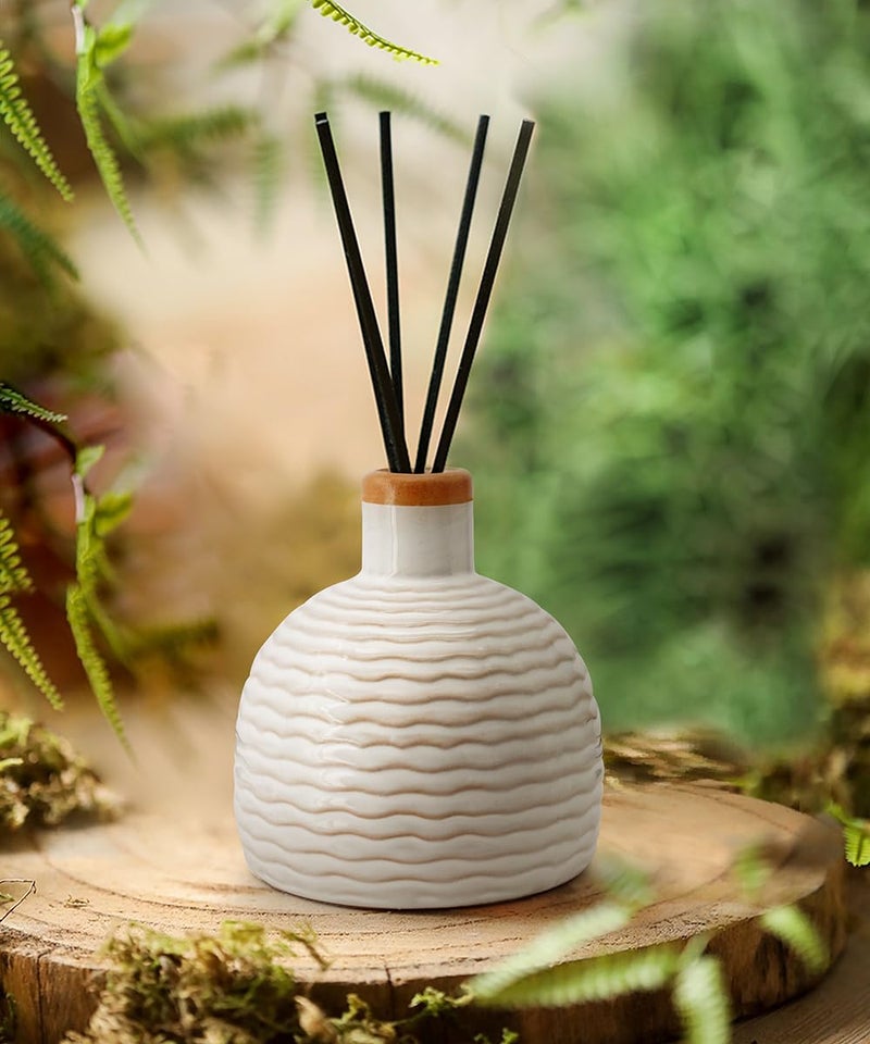 GeLive Vintage White Ceramic Bud Vase - Small Rustic Retro Flower Vase Diffuser Bottle - Farmhouse Boho Vase for Bud Hydroponics Plants - Table Centerpiece - Minimalism Home Decor - Image 3