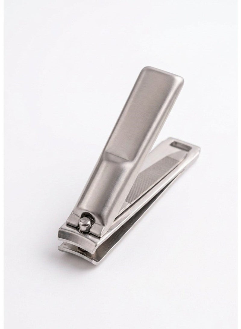 قصافة أظافر بتصميم احترافي من الفولاذ المقاوم للصدأ اليدين والقدمين، مناسبة للرجال والنساء للاستخدام المنزلي اليومي (فضي) - Image 1